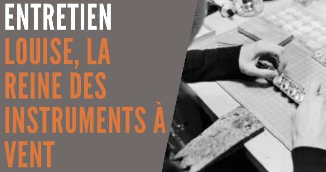 Mains qui travaillent une clarinette