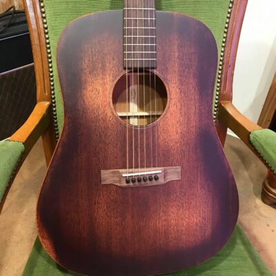 guitare acoustique marron