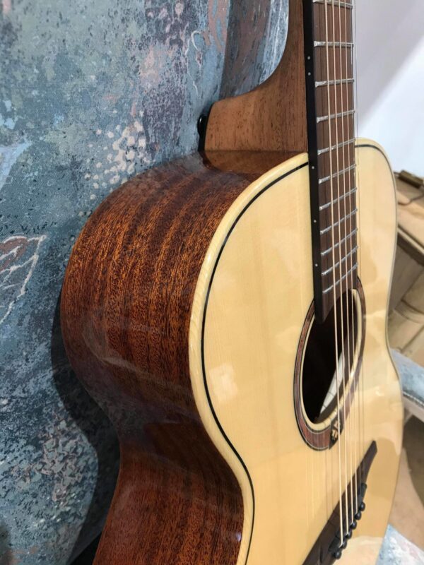 corps de guitare acoustique
