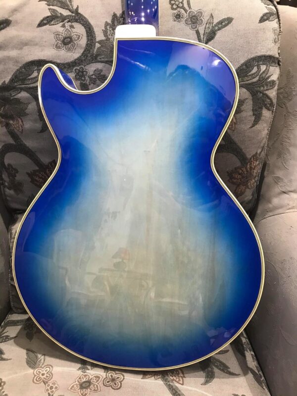 dos de guitare bleue