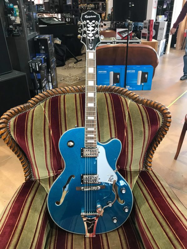 guitare bleue paillette