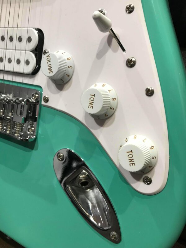 boutons blancs guitare bleu vert